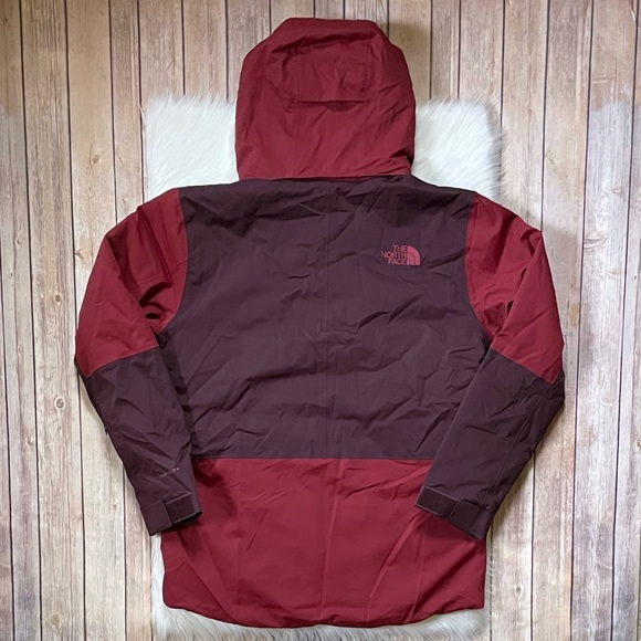 The North Face Men’s Chakal Jacket - Picture 7 of 10